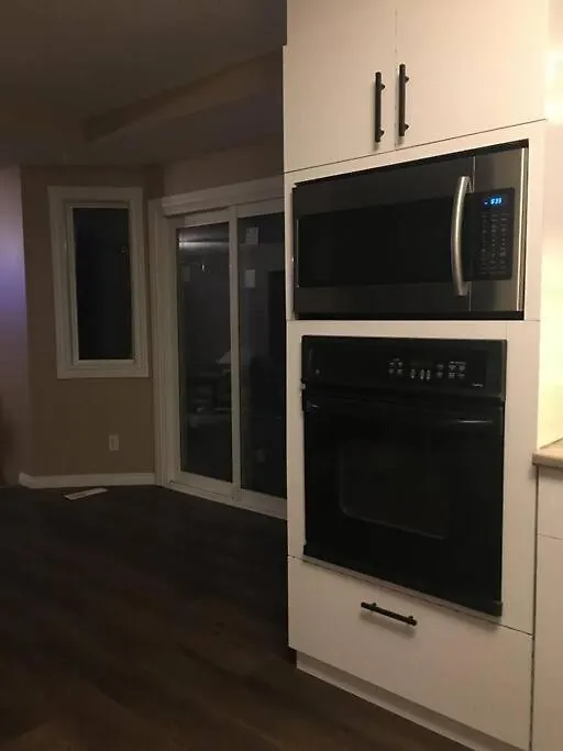 Renovated 4 Bedrooms 20 Sleeps Shopping Center 埃德蒙顿 0*,